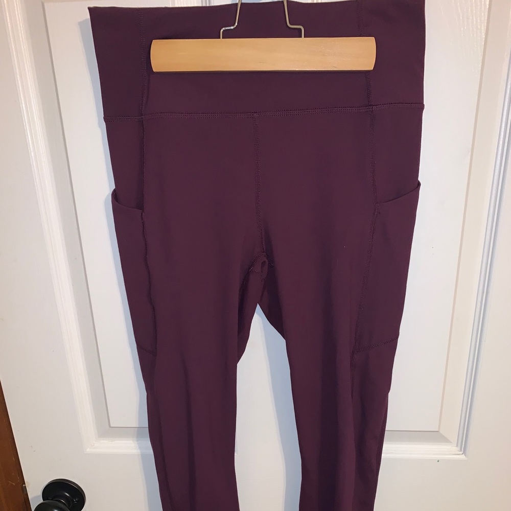 Fabletics 7/8 Oasis Leggings Burgundy